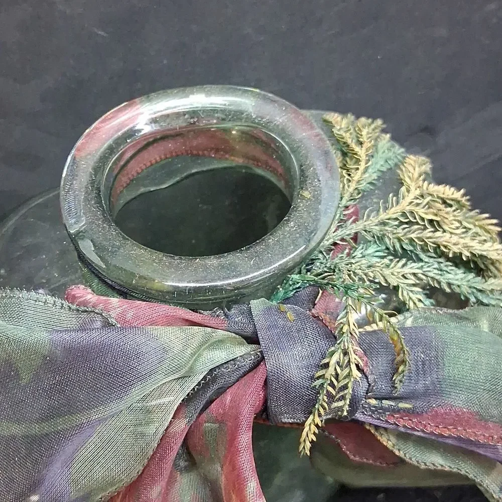 Vintage Tapestry Box, 2‎ Heavenly Heart Plates, & Rose Arrangement